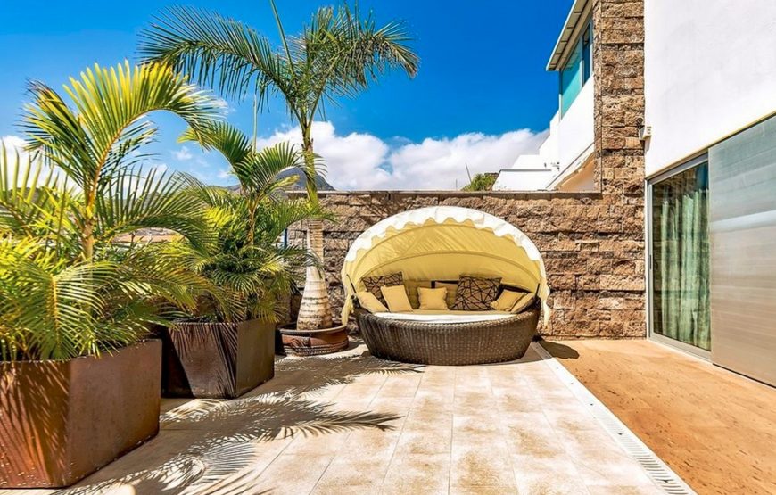 Comfortable modern villa with private heated pool
