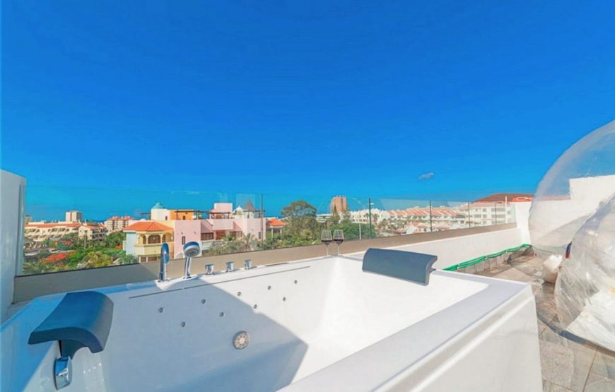 Semi-detached modern villa with rooftop jacuzzi