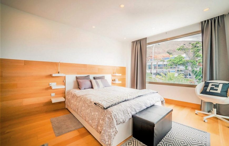 Semi-detached modern villa with rooftop jacuzzi