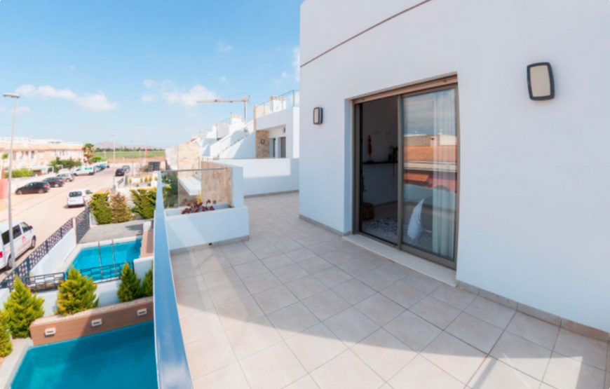 Contemporary Detached 3 Bedroom Villa