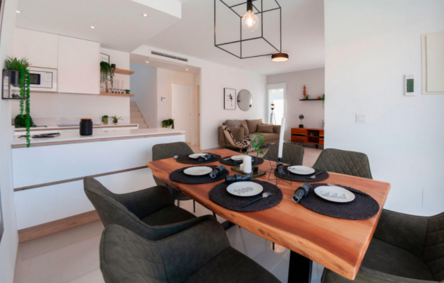 Contemporary Detached 3 Bedroom Villa