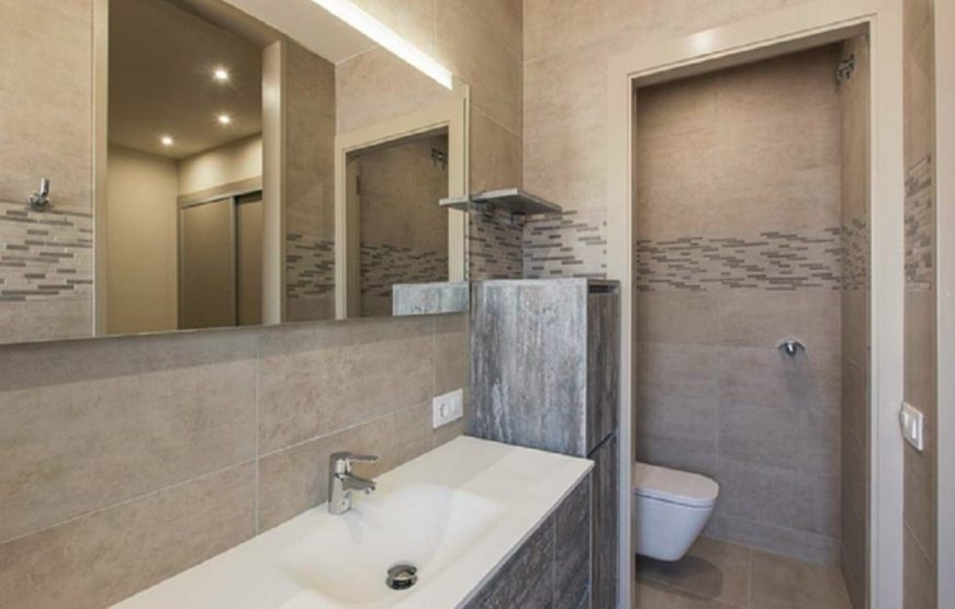 Recently built, eclusive, elegant and modern house