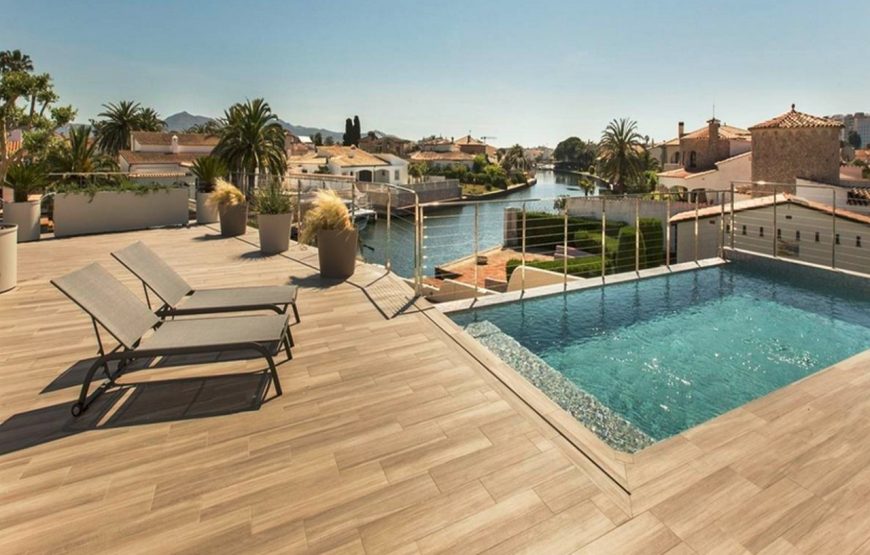 Recently built, eclusive, elegant and modern house