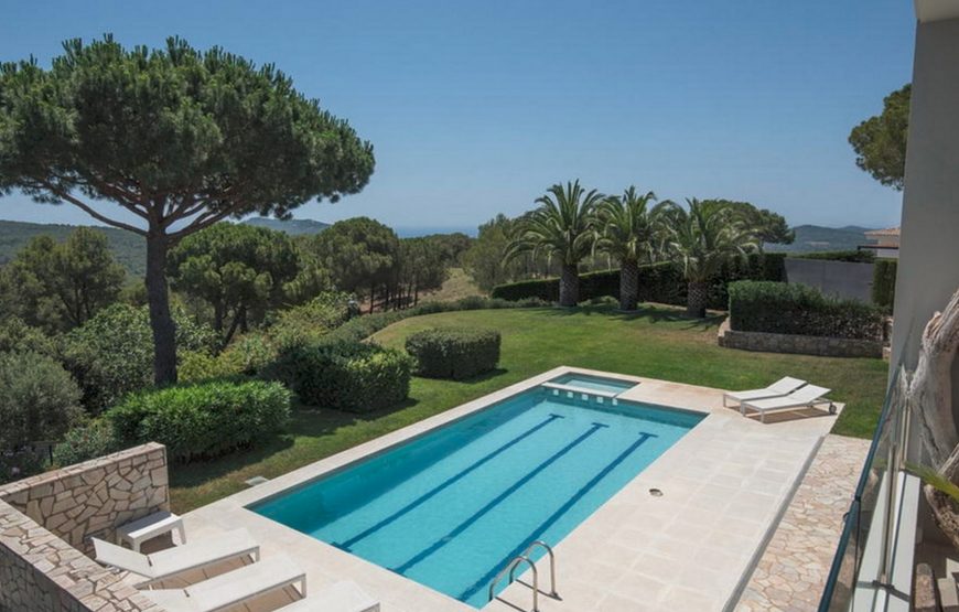 Complete privacy holiday in Begur, Girona