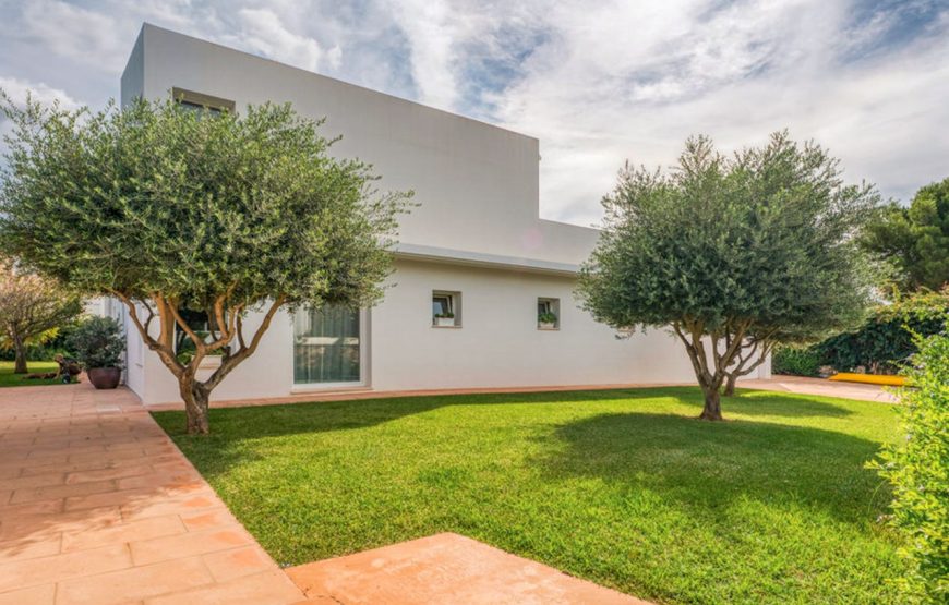 Villa within walking distance of the beach of Sa Caleta