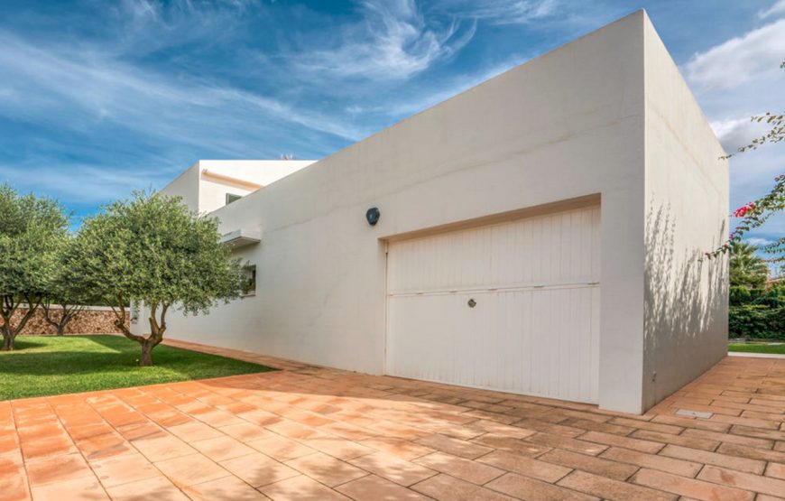 Villa within walking distance of the beach of Sa Caleta