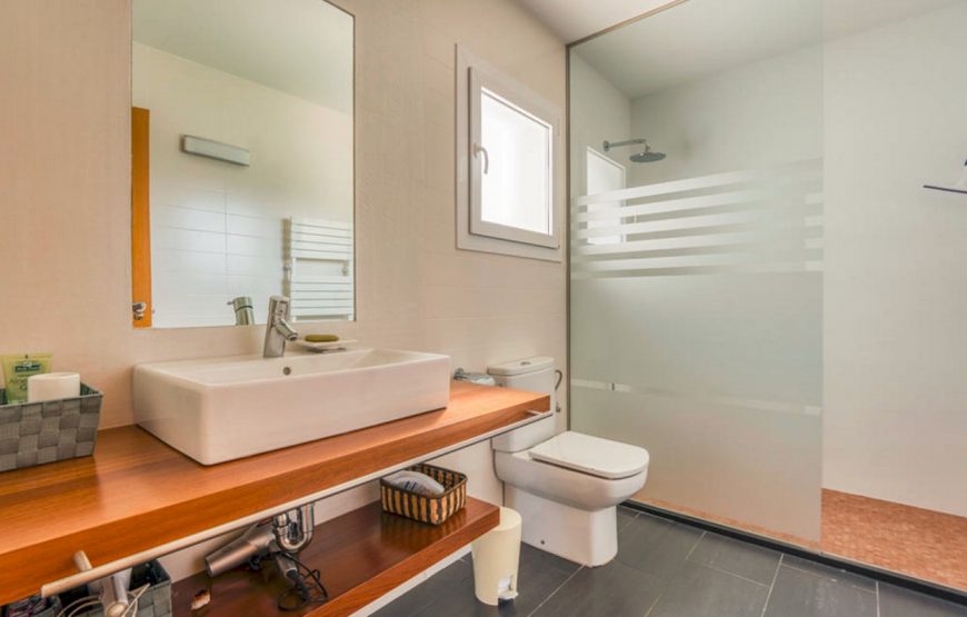 Villa within walking distance of the beach of Sa Caleta