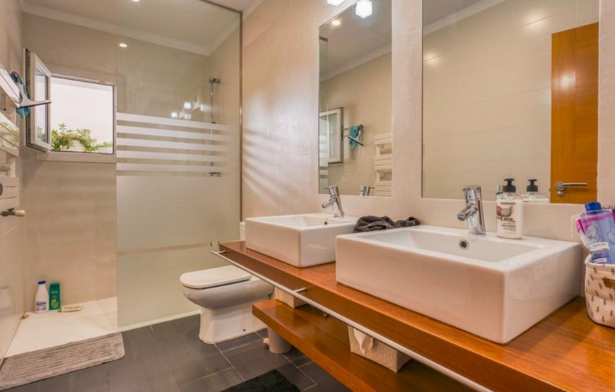 Villa within walking distance of the beach of Sa Caleta