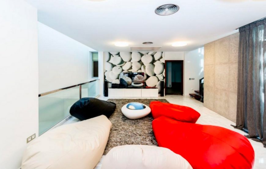 Villa 5 minutes walk from El Duque beach