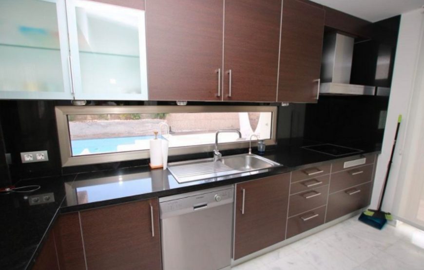 Villa 5 minutes walk from El Duque beach