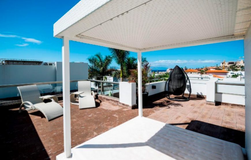 Villa 5 minutes walk from El Duque beach