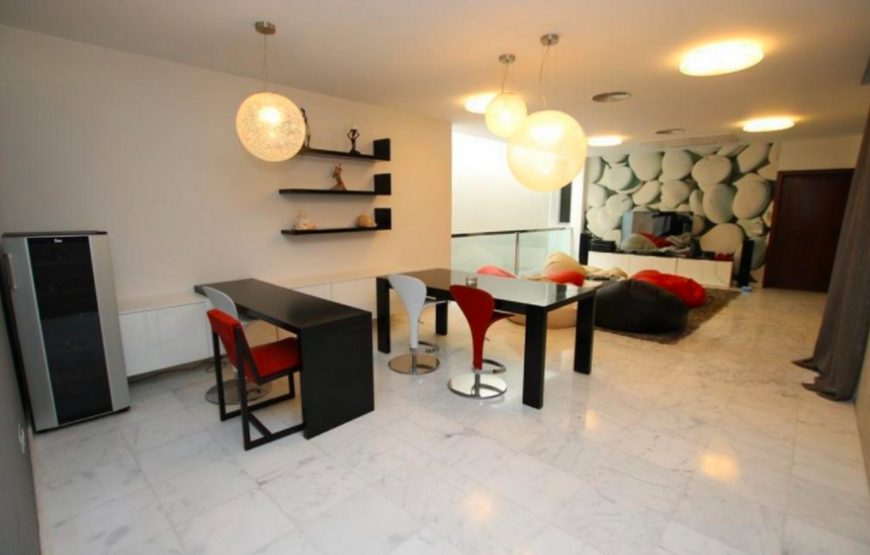 Villa 5 minutes walk from El Duque beach