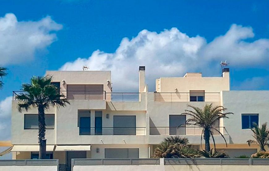 Magnificent villa in the first line of the Mediterranean Sea
