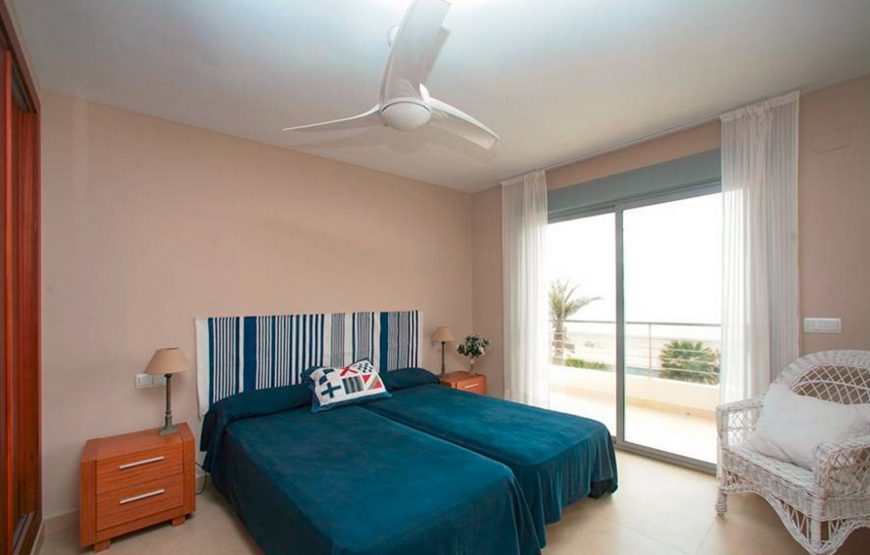 Magnificent villa in the first line of the Mediterranean Sea