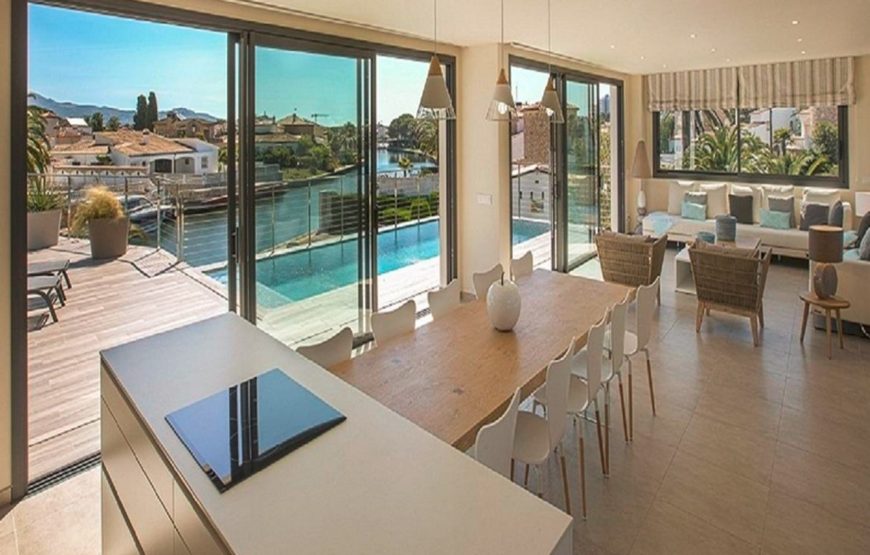 Recently built, eclusive, elegant and modern house