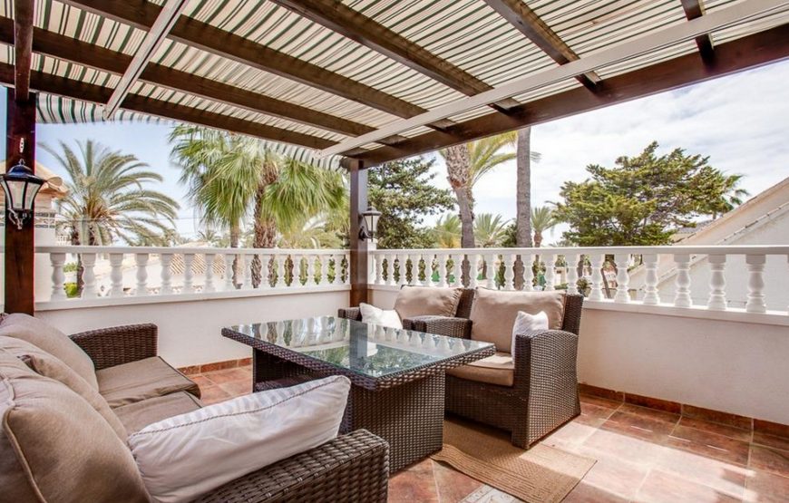 Detached villa with 4 large en-suite bedrooms