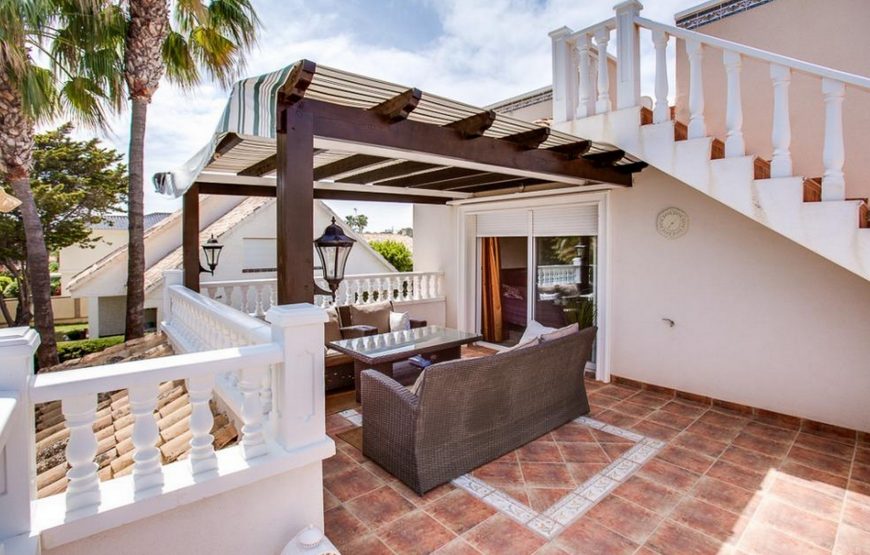 Detached villa with 4 large en-suite bedrooms