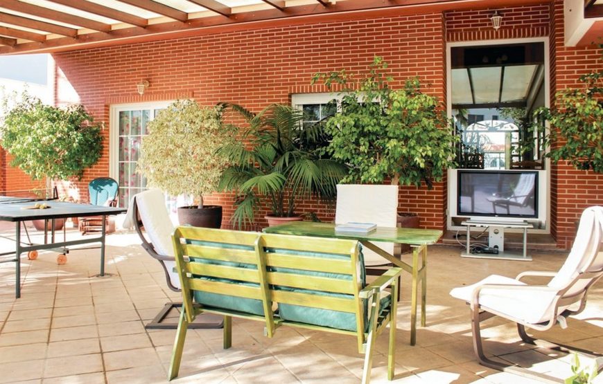 Holiday home 300m away from the beach