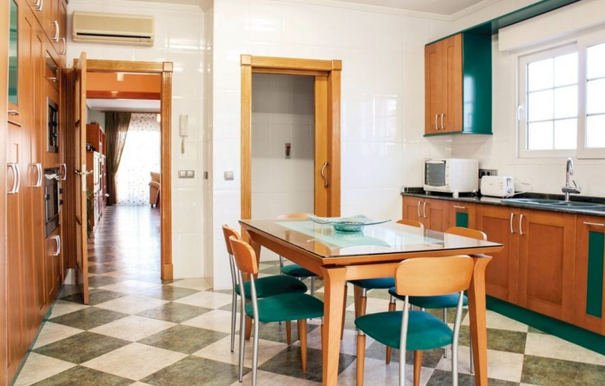 Holiday home 300m away from the beach