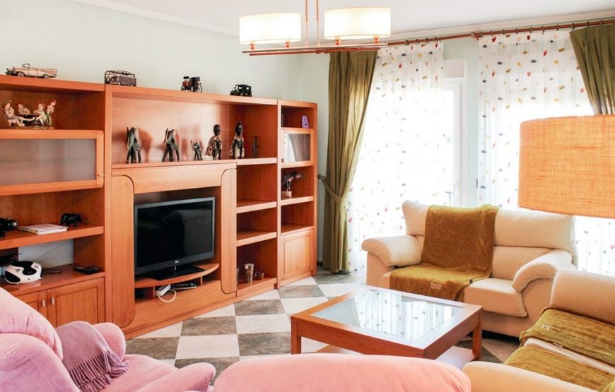 Holiday home 300m away from the beach
