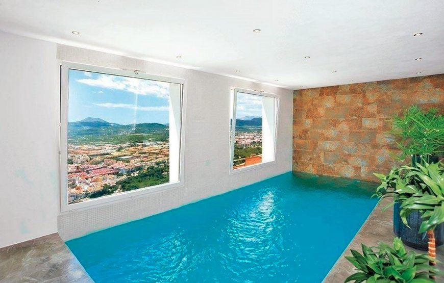 Unique 4 bedroom villa overlooking the Jávea port