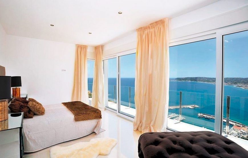 Unique 4 bedroom villa overlooking the Jávea port