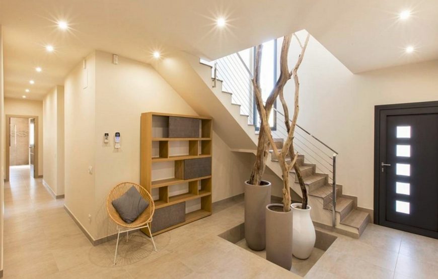 Recently built, eclusive, elegant and modern house