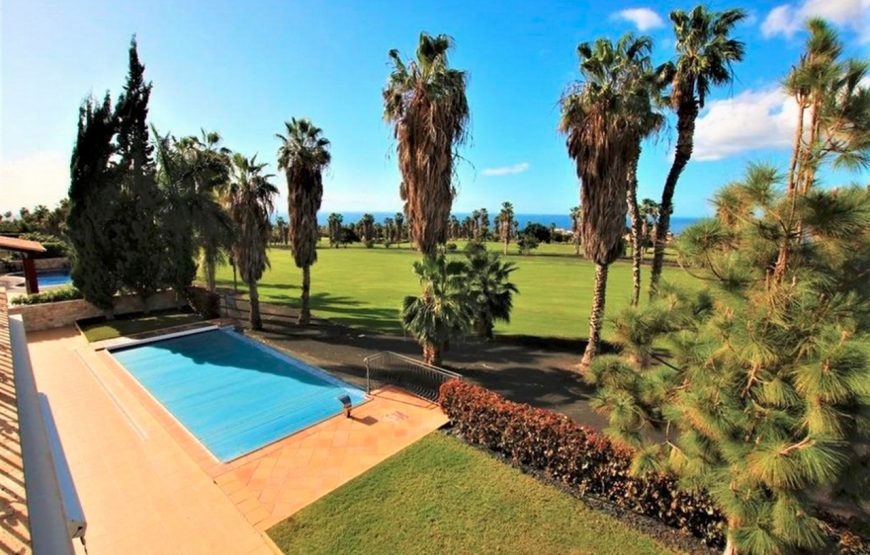 Large family holiday villa near the beach