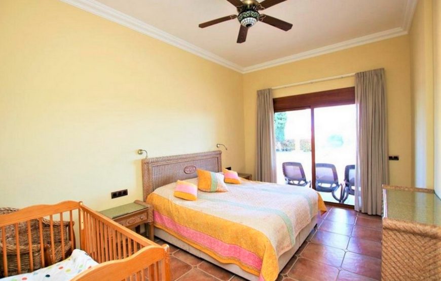 Large family holiday villa near the beach