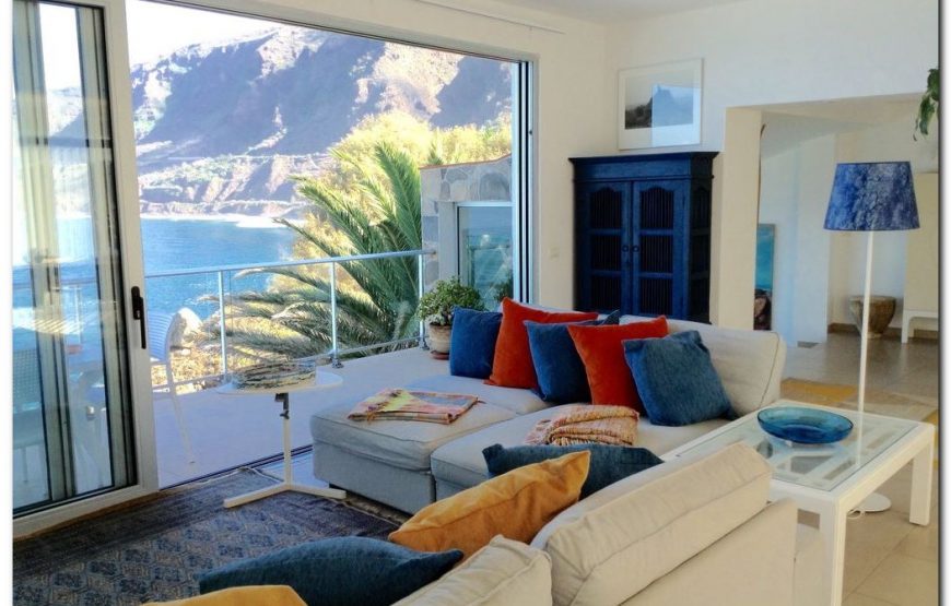 Beautiful beach villa with exceptional views
