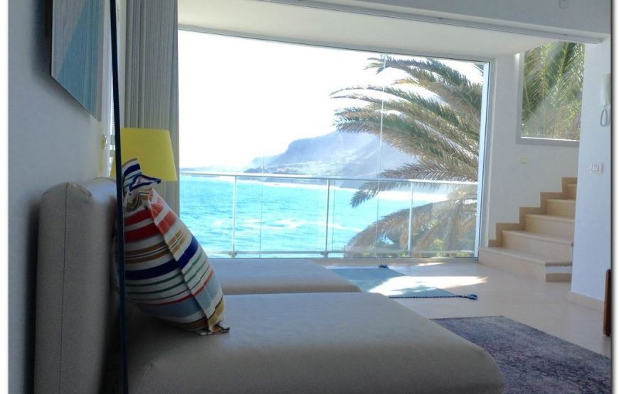 Beautiful beach villa with exceptional views