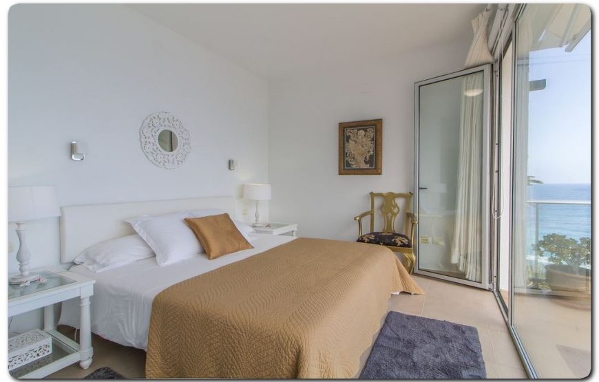 Beautiful beach villa with exceptional views