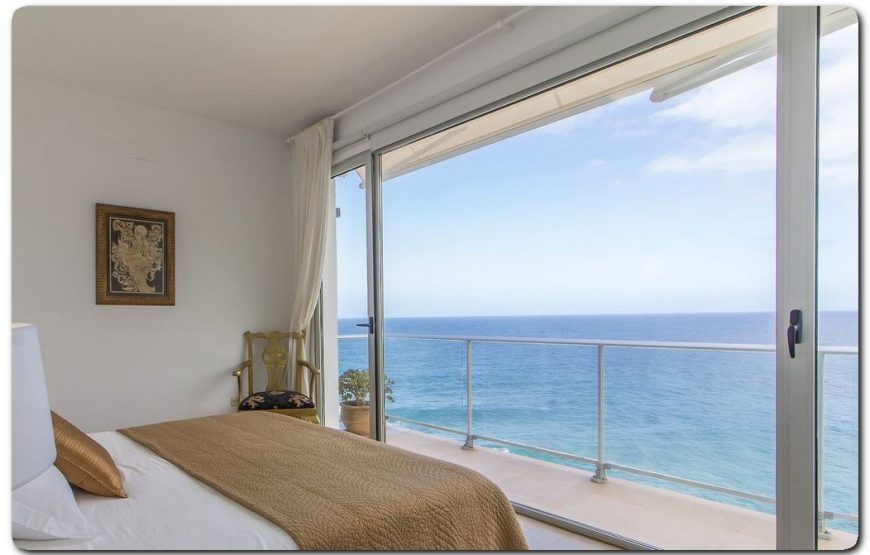 Beautiful beach villa with exceptional views