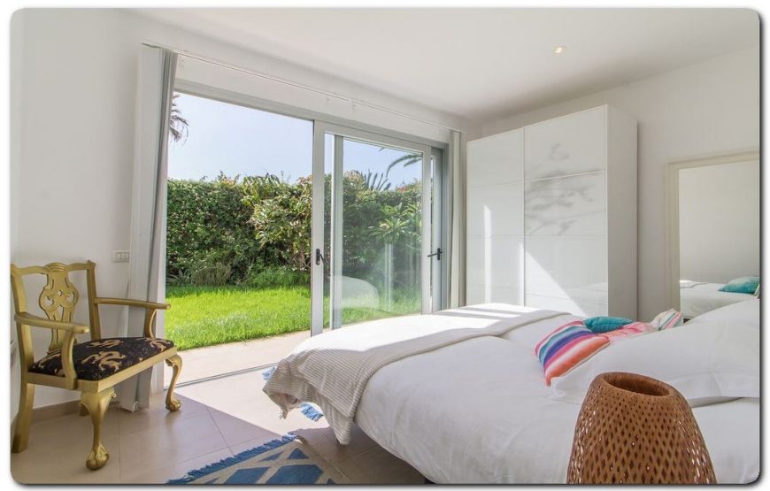 Beautiful beach villa with exceptional views