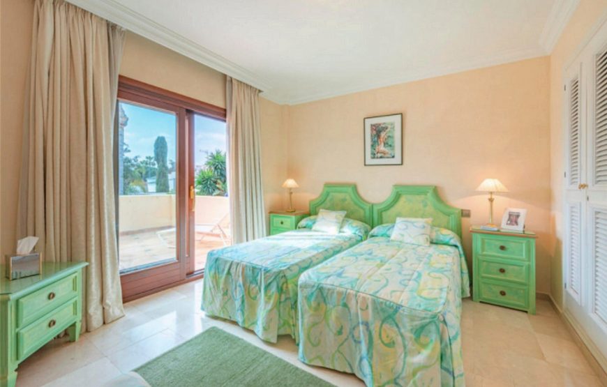 Modern villa El Presidente only 250 m from the beach