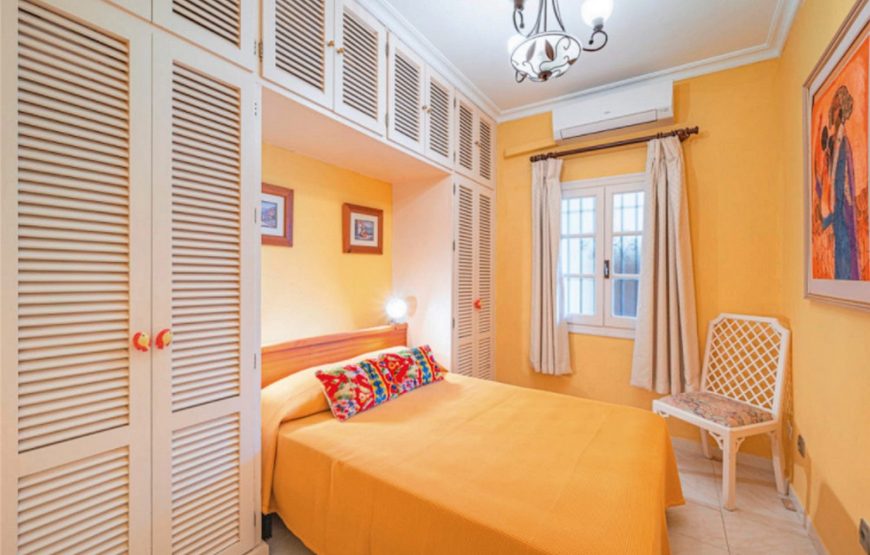 Modern villa El Presidente only 250 m from the beach