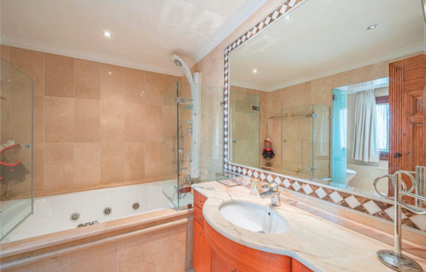 Modern villa El Presidente only 250 m from the beach