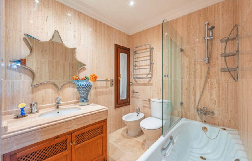 Modern villa El Presidente only 250 m from the beach