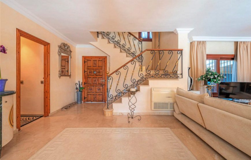 Modern villa El Presidente only 250 m from the beach