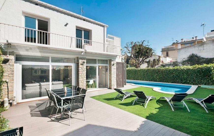 Exclusive house with garden and large private pool