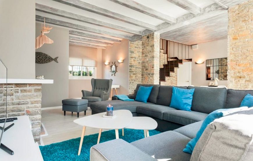 Exclusive house with garden and large private pool