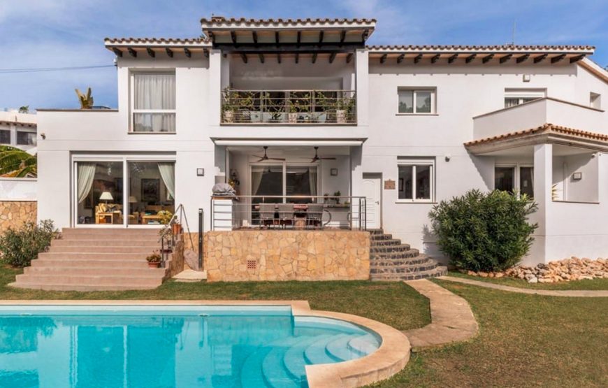 Unique modern family villa with private heated pool
