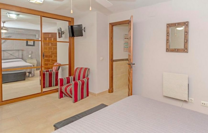 Semi-detached villa of 4bedrooms with private pool