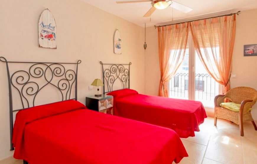 Semi-detached villa of 4bedrooms with private pool