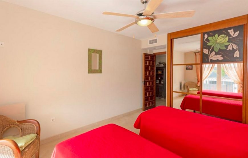 Semi-detached villa of 4bedrooms with private pool