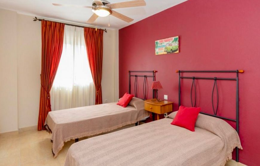 Semi-detached villa of 4bedrooms with private pool