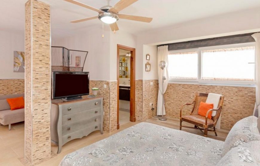 Semi-detached villa of 4bedrooms with private pool