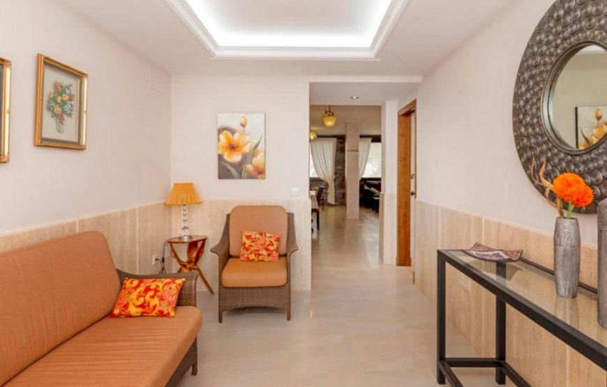 Semi-detached villa of 4bedrooms with private pool