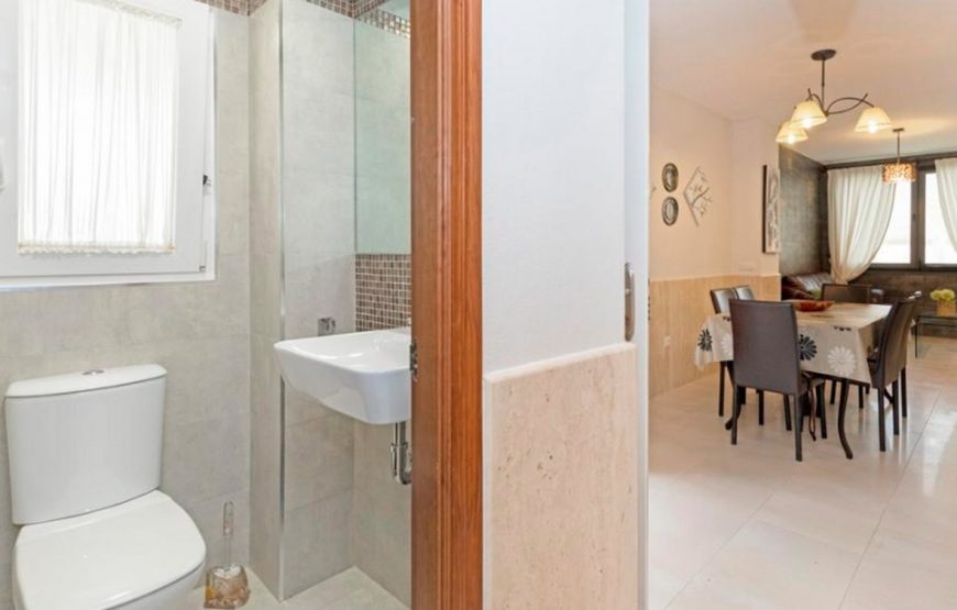 Semi-detached villa of 4bedrooms with private pool