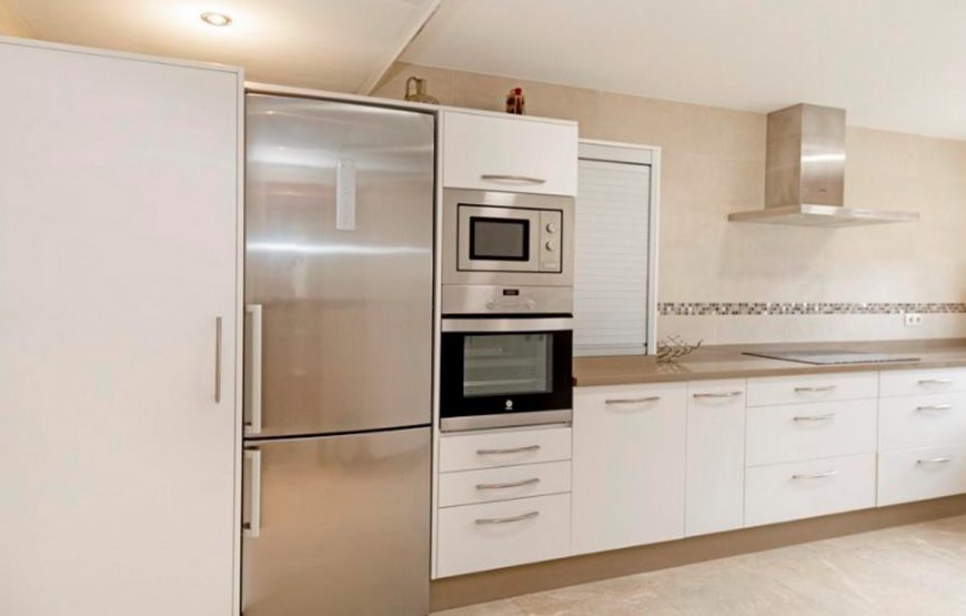 Semi-detached villa of 4bedrooms with private pool